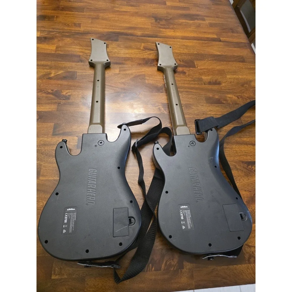 Activision GUITAR HERO WIRELESS CONTROLLER Model 0000654 Xbox360/PS3 Lot of 2